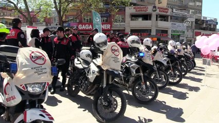 Kansere dikkati çekmek için balon uçurdular - BURSA