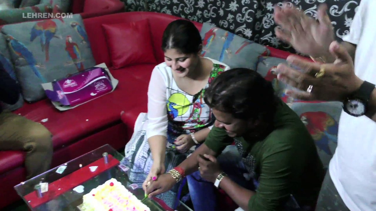 प्रमोद प्रेमी ने की तारीफ़ तो शरमा गई नेहाश्री | Chana Jor Garam | Pramod Premi