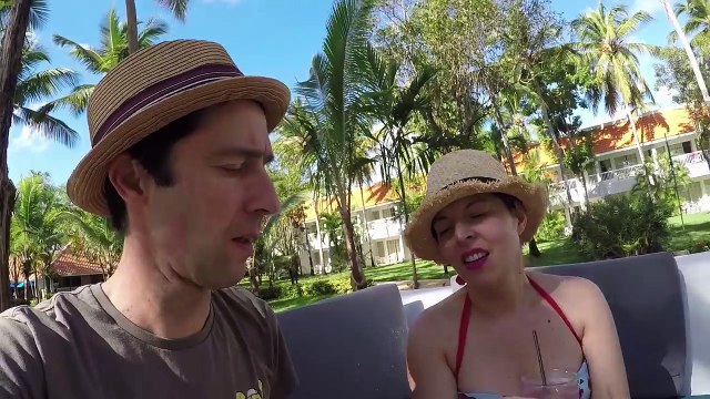 CAP OU PAS CAP PISCINE - CROTTE GEANTE Emoji - Qui tiendra debout sur ce JOUET GONFLABLE -