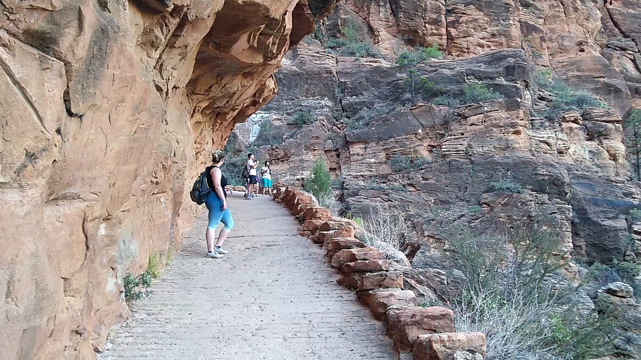 VID_20180405_185505289.mp4