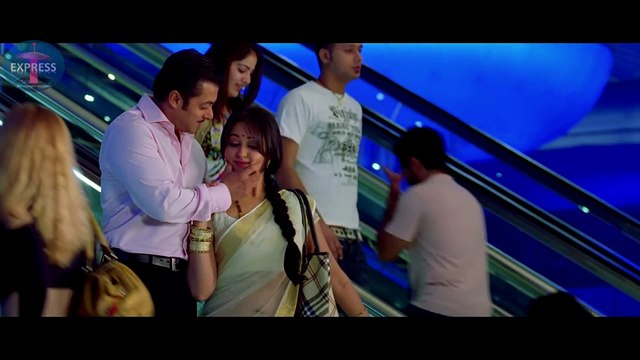 Dabangg दबंग (2010) Bollywood Evergreen Romantic Love Song - Chori Kiya Re Jiya - Salman Khan and Sonakshi Sinha