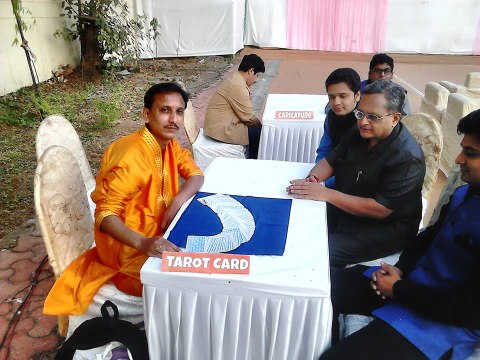 Karnataka Elections 2018 : ಸಿ ಎಂ ಸ್ಥಾನಕ್ಕೆ ಬಂತು ಅಚ್ಚರಿಯ ಹೆಸರು | ಜ್ಯೋತಿಷ್ಯ | Oneindia Kannada