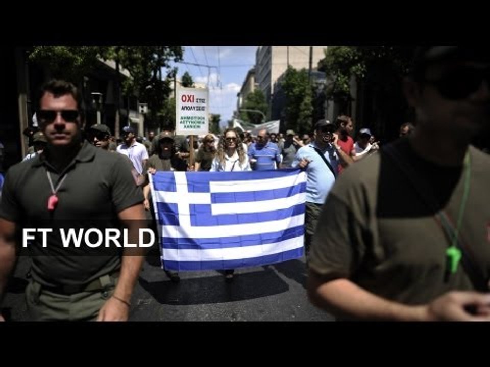 Greeks strike against job cuts