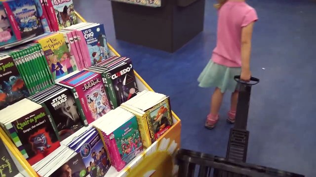 VLOG Chasse Aux Fournitures Scolaires 2017 de Kalys CONCOURS - Studio Bubble Tea school stuff