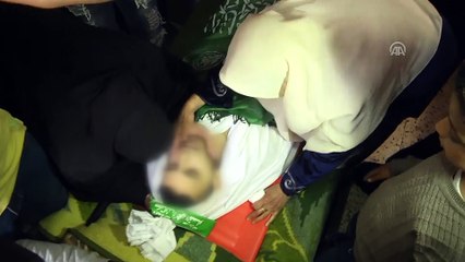 İsrail'in şehit ettiği Filistinli gencin cenazesi toprağa verildi - GAZZE
