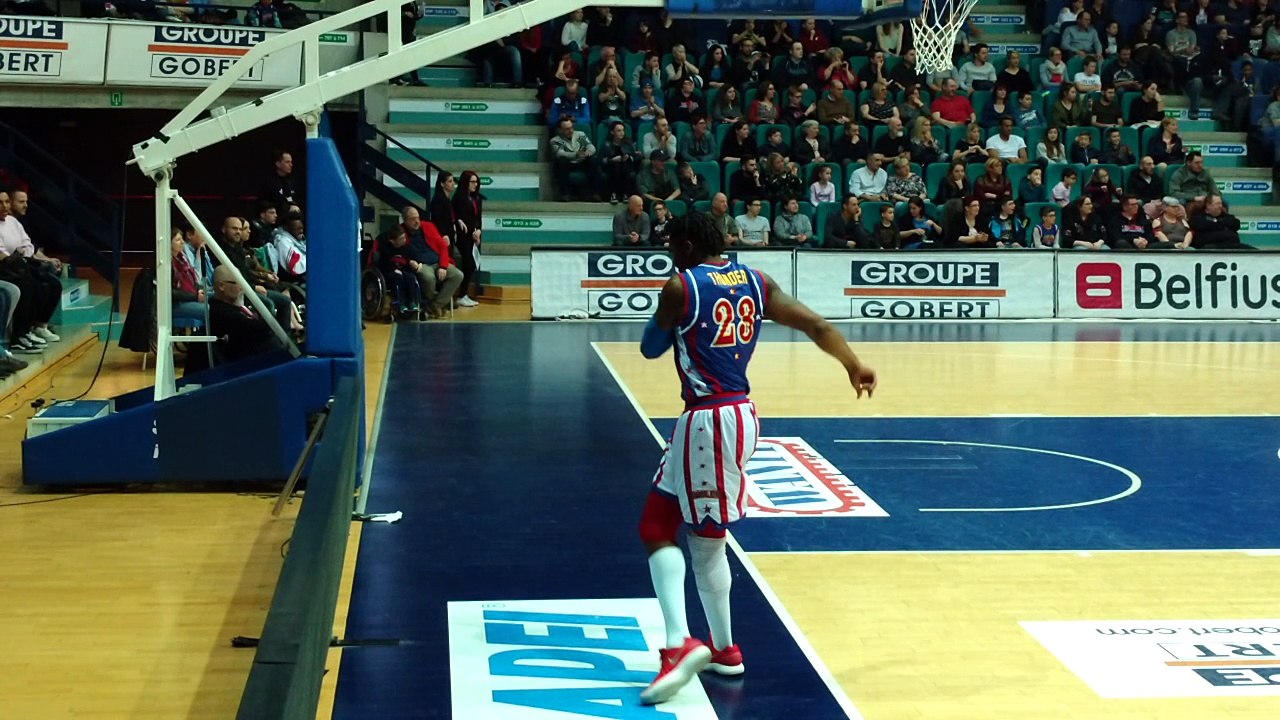 La célèbre équipe de basket des Harlem Globetrotters a assuré le spectacle à la mons.arena