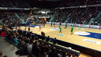 La célèbre équipe de basket des Harlem Globetrotters a assuré le spectacle à la mons.arena