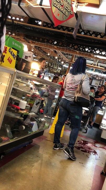 Squabble in the Flea Market