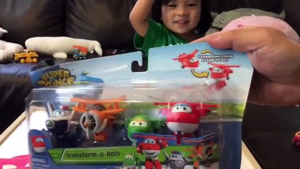 Télécharger la video: Learn Colors PJ Masks PlayDoh Disney JR - PJ Masks Song Giant Egg Surprise Toys Gekko Catboy Owlette