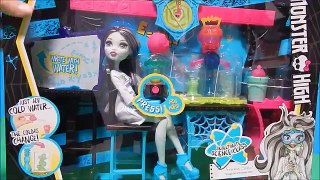 Monster High Skulltimate Science Class w/ Frankie Stein Doll Unboxing Toy Playset Review