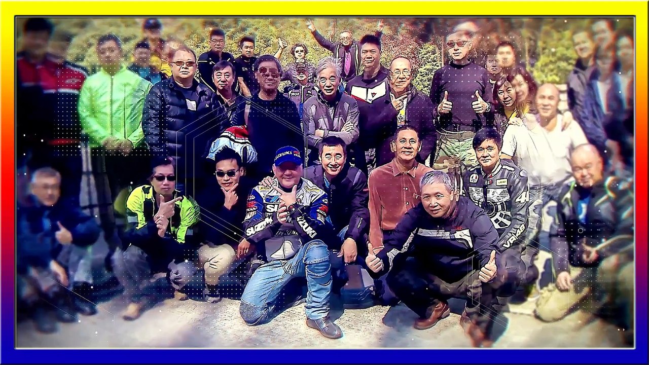 Twenty-eight group-photo slideshow sharing