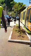 Herida tras la colisión entre el tranvía y un turismo en Santa Cruz