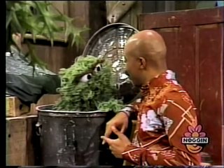 Classic Sesame Street - Oscar Vacuums