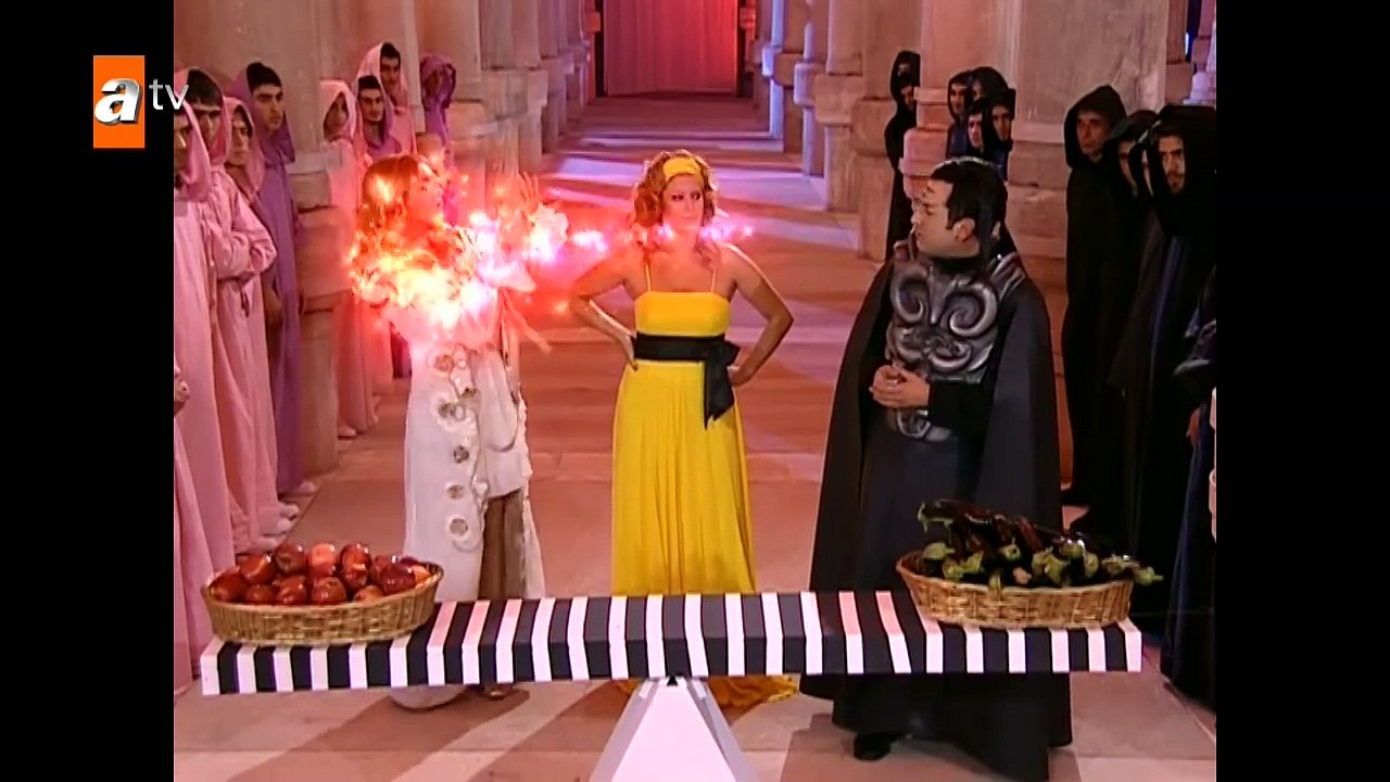 Eşek kulaklı Hades!