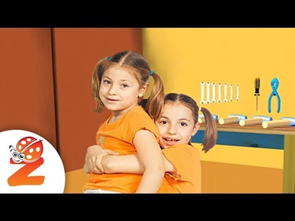 Zouzounia feat. Anna Rose & Amanda - Peter Hammers with one hammer