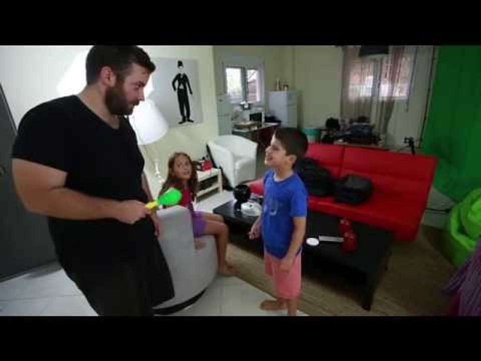 Online 43 - Το κορίτσι καρχαρίας
