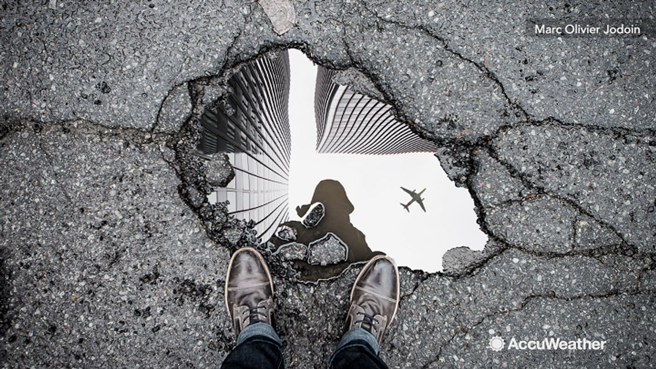 How do potholes form?