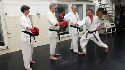 Entraînement au Sambon Kumite