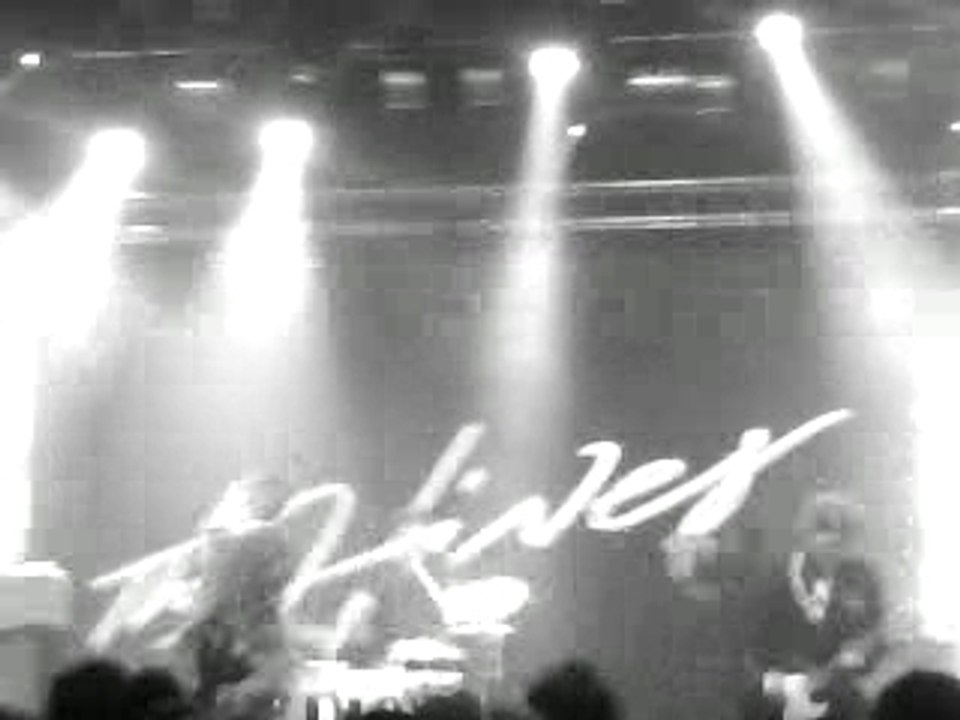 THE HIVES-TRY IT AGAIN @ Bataclan
