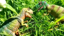 ДИНОЗАВРЫ. Динозавры Тираннозавр и Тирекс нападают на Леопарда. Мультик про Динозавров. Игрушки ТВ