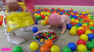 Gaby plays and Learns Colors with Baby Doll and Balls