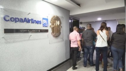 Venezolanos protestan por suspensión de viajes de Copa Airlines