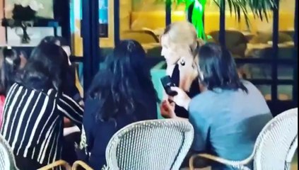 Paula dando notas para Bake Off - 04 de Abril