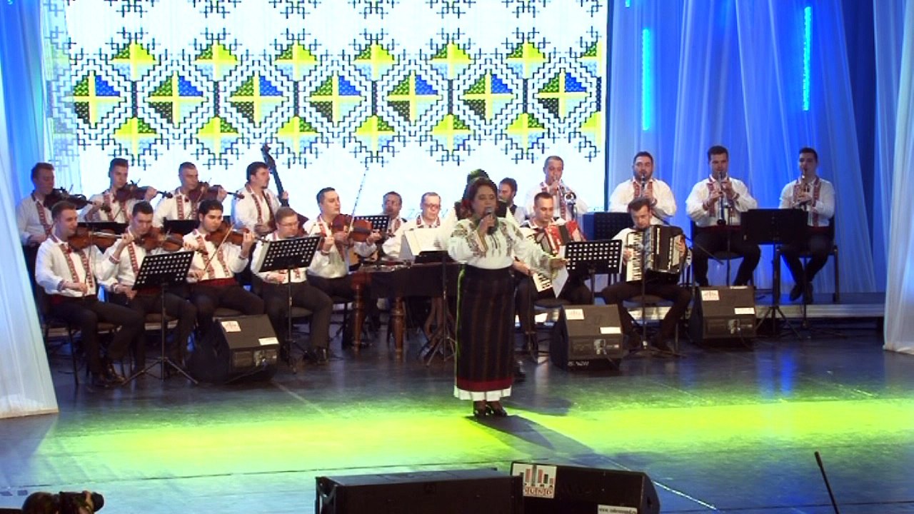 Laura Lavric & Orc. Rapsodia Bihoreana ,dir. Liviu Butiu - Oradea 2015