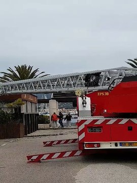 Refoulé d’une boîte de nuit, il met le feu au port de Cavalaire
