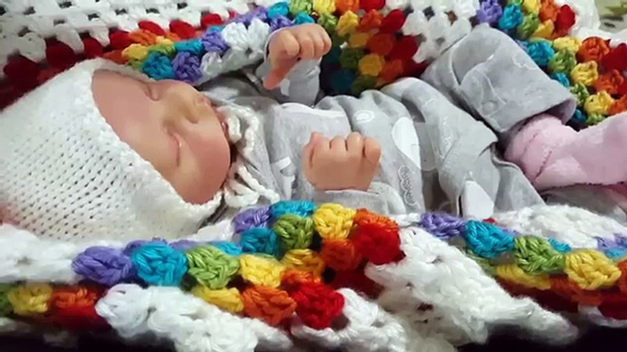 FEEDING MY FAKE BABY! FUSSY REBORN BABY DOLL IN MAMAROO! ADULTS WHO PLAY WITH DOLLS HYPER REALISTIC