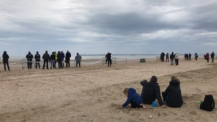 Démonstration de voltige sur le plage
