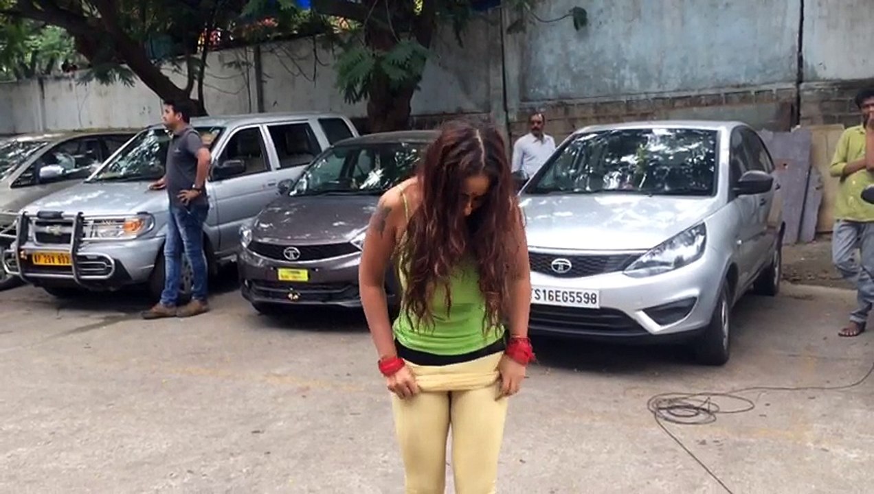 Srireddy protested semi nude at Hyd film chamber viral video