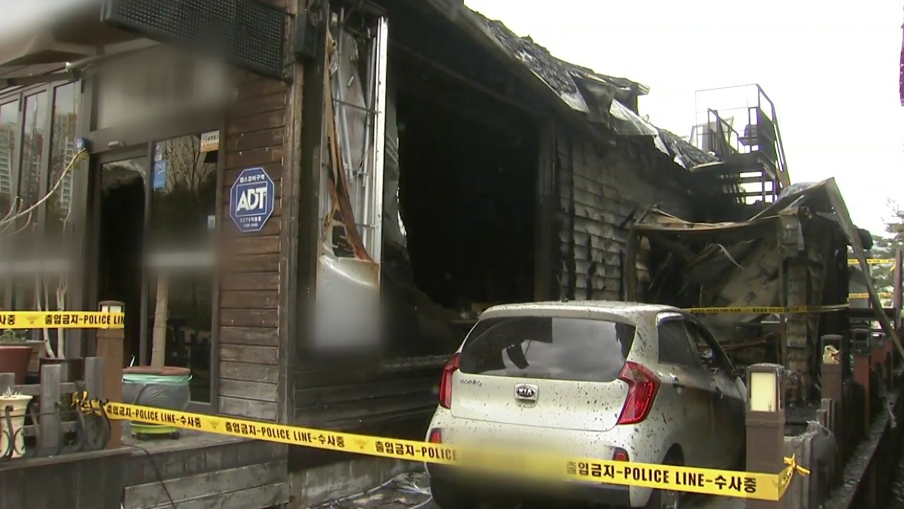상가 주택 화재로 일가족 4명 사상 / YTN