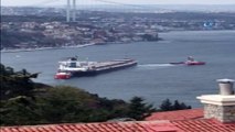 İstanbul Boğazı'nda gemi yalıya çarptı