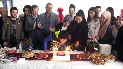 Babası kanserden ölen çocuğa doğum günü sürprizi - SAKARYA