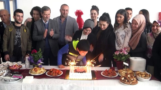 Babası kanserden ölen çocuğa doğum günü sürprizi - SAKARYA