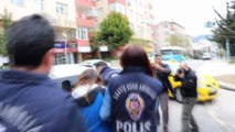 Pendik’te tartıştığı kocasını av tüfeği ile öldüren 5 çocuk annesi Betül Filiz, tutuklama istemiyle çıkarıldığı mahkeme tarafından adli kontrol şartıyla serbest bırakıldı.