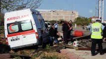 Ambulans ile otomobil çarpıştı: 6 yaralı - ELAZIĞ