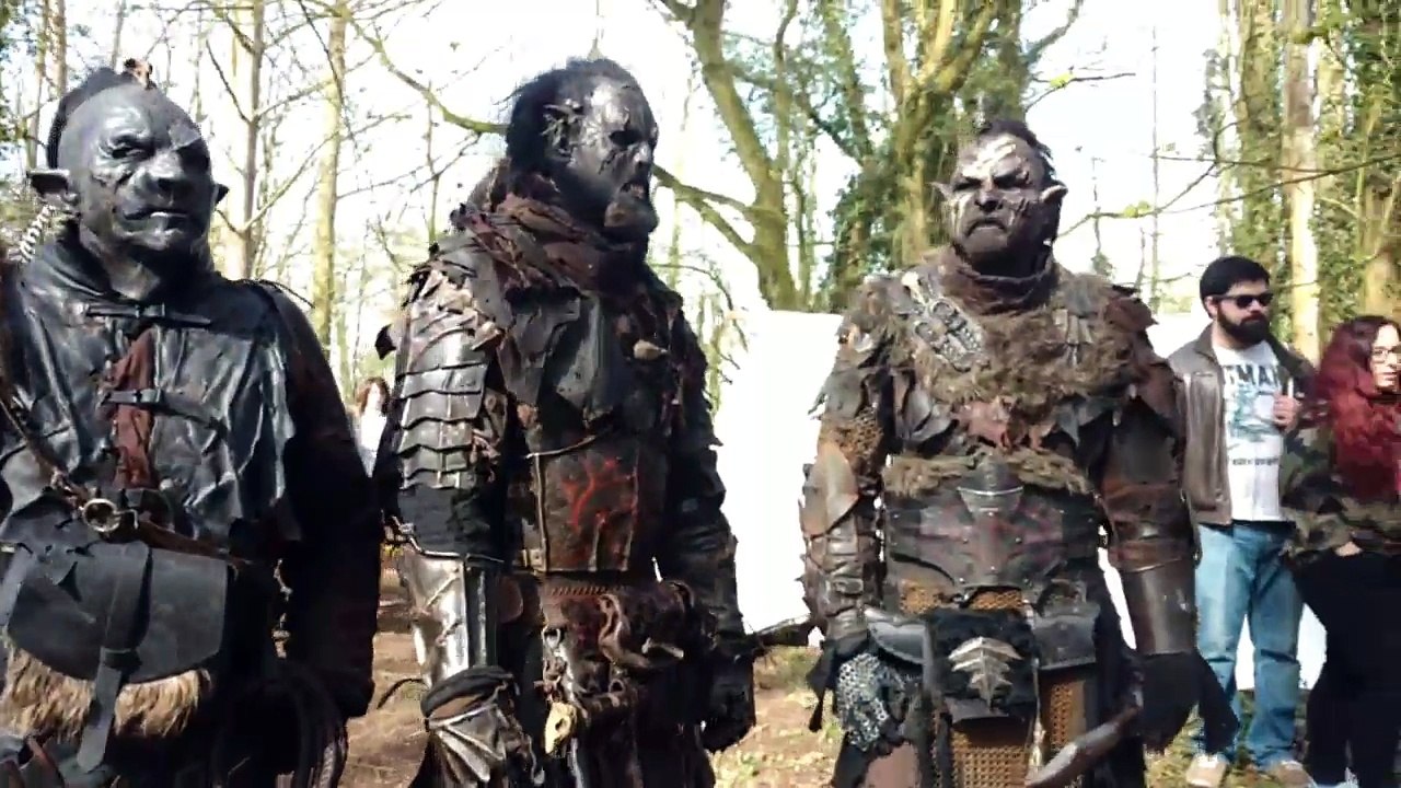 Les Uruk hai de Gijak Sorr accueillent les visiteurs du festival Vapeur et Contes de fées