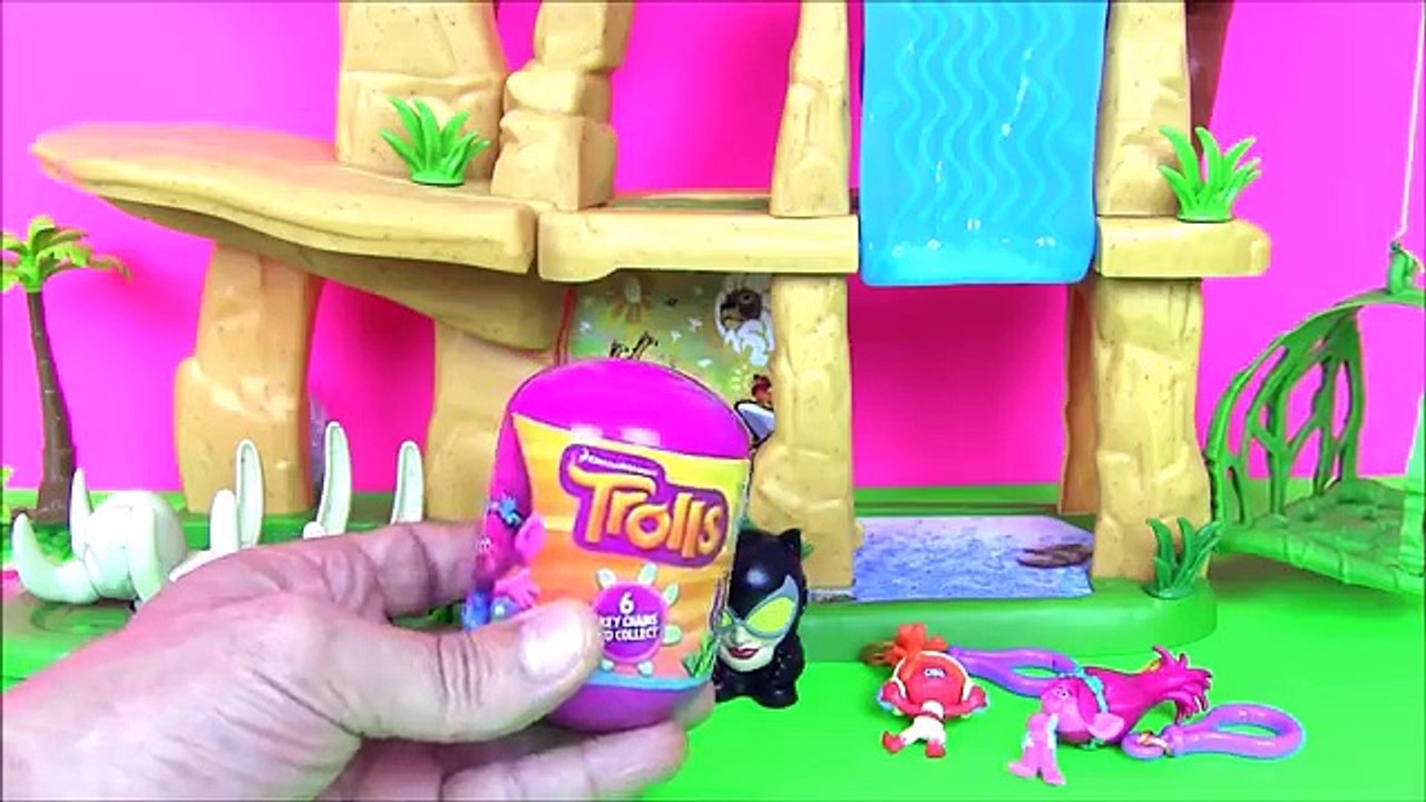 Видео для Детей! ВЕЗДЕ СПРЯТАНЫ СЮРПРИЗЫ! Киндер Сюрприз Игрушки Kinder Surprise Львиная Гвардия