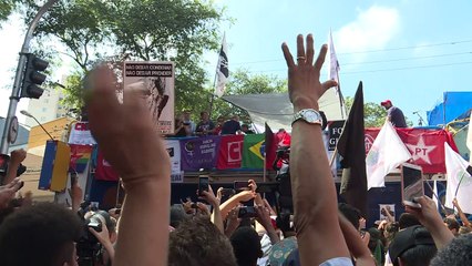 Lula se declara inocente, mas se entregará