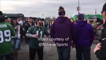 #PhiladelphiaEagles fans living up to their reputation .. but #Vikings fans shoulda known better?