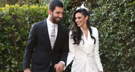 Arda Fotoğraf Paylaştı, Sosyal Medya Yıkıldı: Karısına Ayağını Yıkatıyor