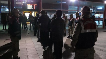 Türkiye'ye akın eden Afgan göçmenlerden 691'i sınır dışı edildi