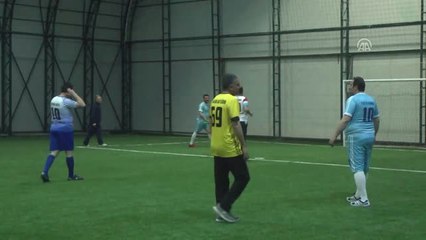 Maliye Bakanı Ağbal, Halı Saha Maçında Forma Giydi