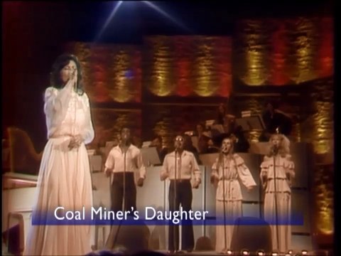 Loretta Lynn – Don't Come Home A Brinkin' / Coal Miner's Daughter | Legends In Concert