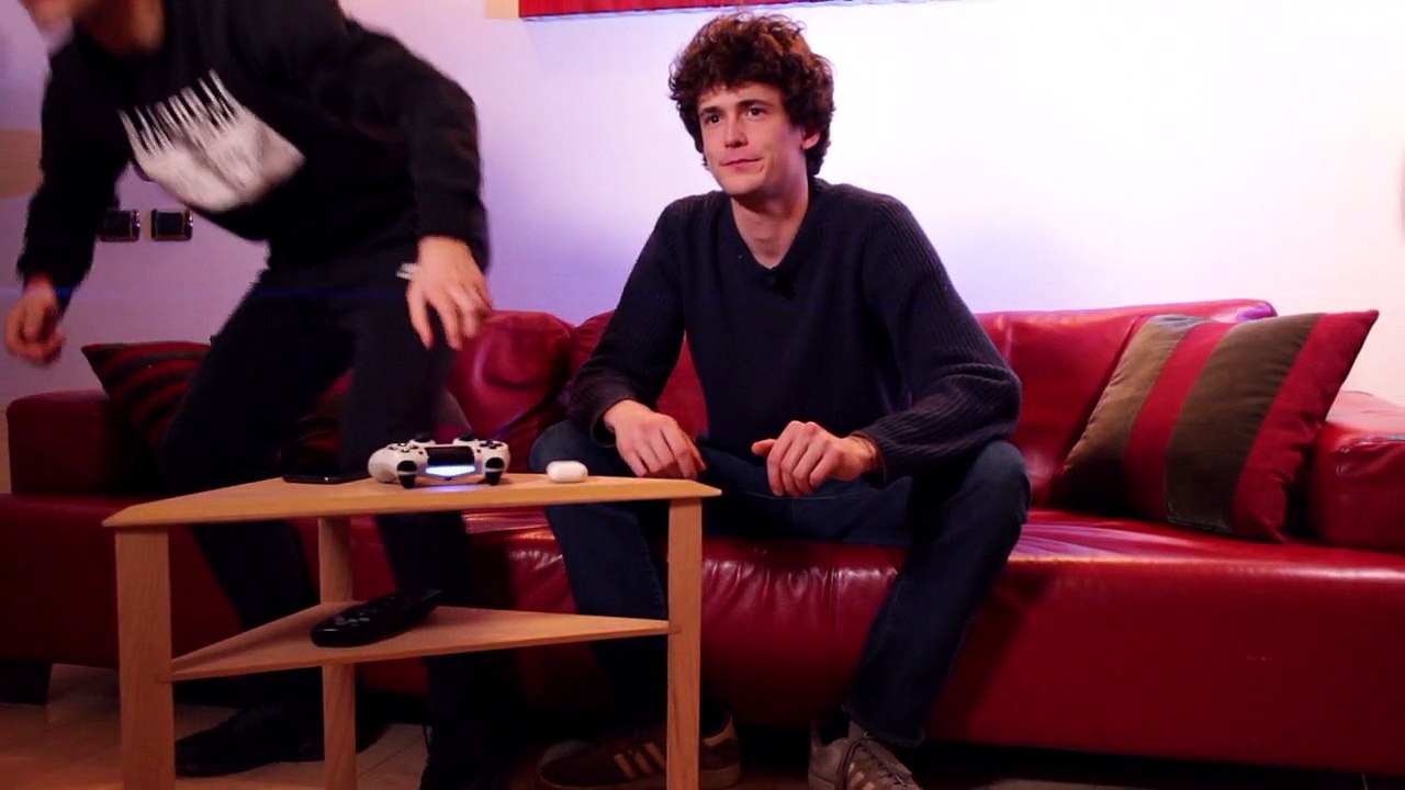 MOBILE - This Table Can Do Wireless Charging   | Future Tech