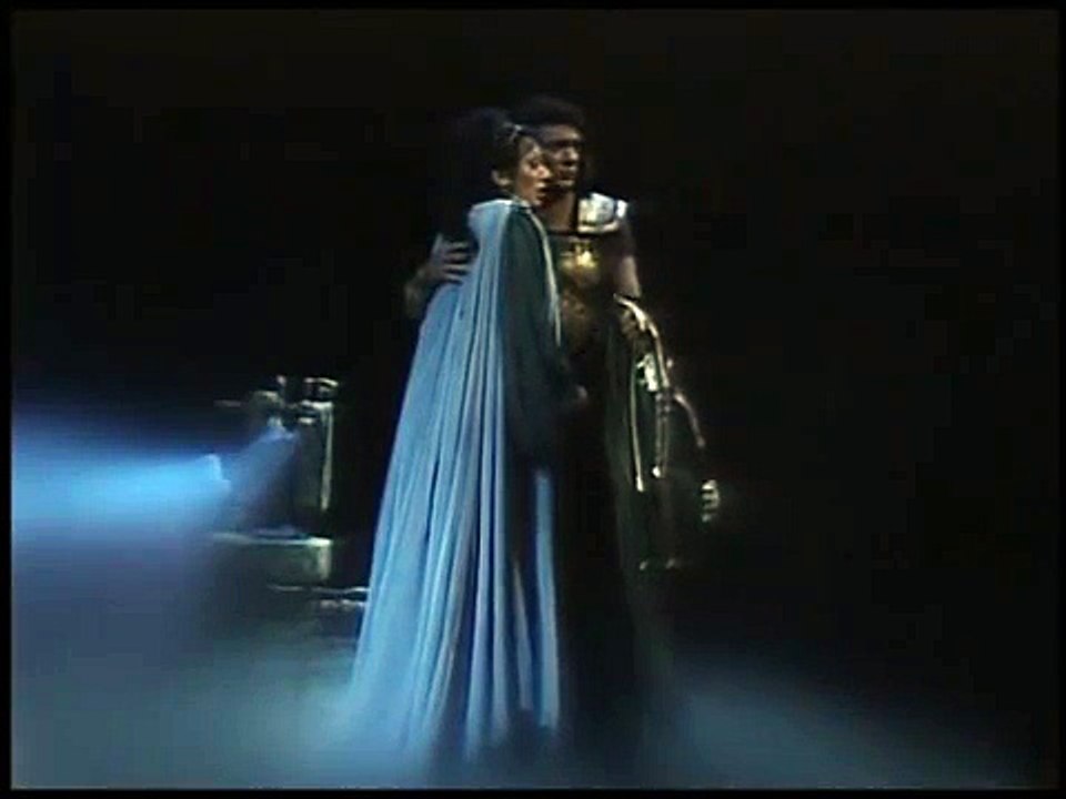 Plácido Domingo sing "Nuit d'ivresse et d'extase" from Berlioz' "Les Troyens"