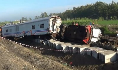 Gerbong KA Sancaka yang Tergelincir Berhasil Diangkat