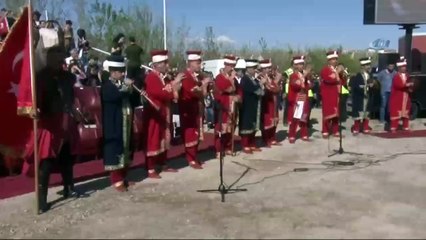 Kayseri'de Solo Türk Coşkusu! Vatandaşlar İzlemek İçin İnşaata, Çatıya, Dağa Çıktı